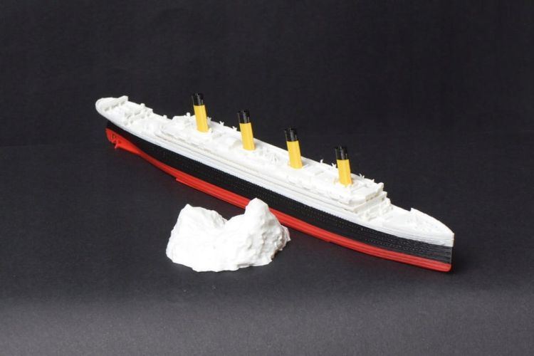 RMS Tytanic + góra lodowa – Model 3D - 269mm (1:1000) - metalowe wstawki!