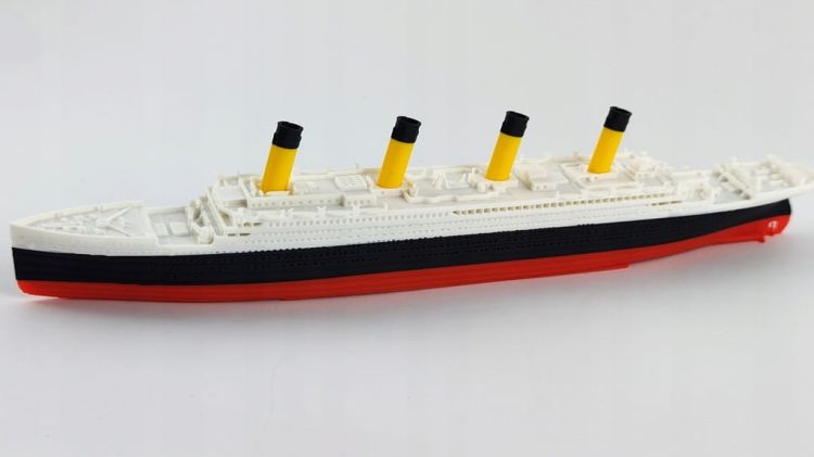 RMS Olympic – Model 3D - 269mm (1:1000) - z czarną podstawą magnetyczną!