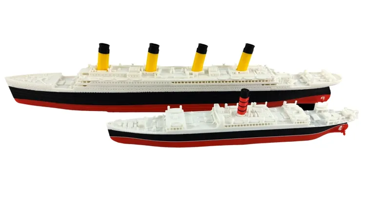 Zestaw - RMS Titanic 345 + RMS Carpathia 220 - metalowe wstawki